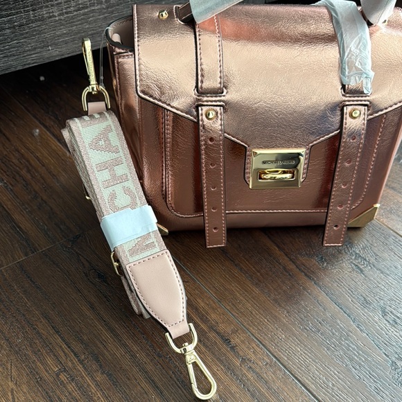 Michael Kors NWT Primrose Gold Medium Satchel with Vintage Trunk Design - Picture 4 of 14